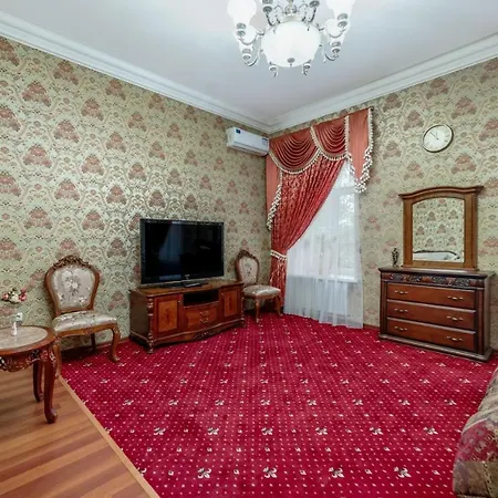 Queen Opera Apartment *