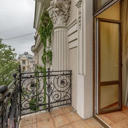 Apartment Queen Opera Odesa