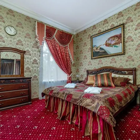 Queen Opera Apartment